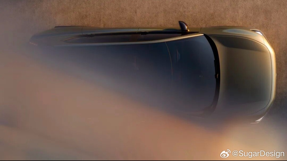 沃尔沃EX60即将发布！顶视图看，门把手是放在窗框水切上的。距离第一张预告图出来