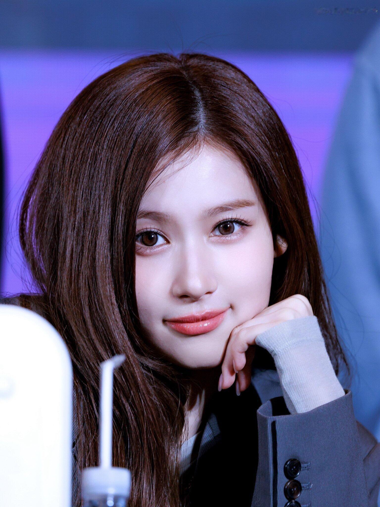 凑崎纱夏SANA上海签售生图