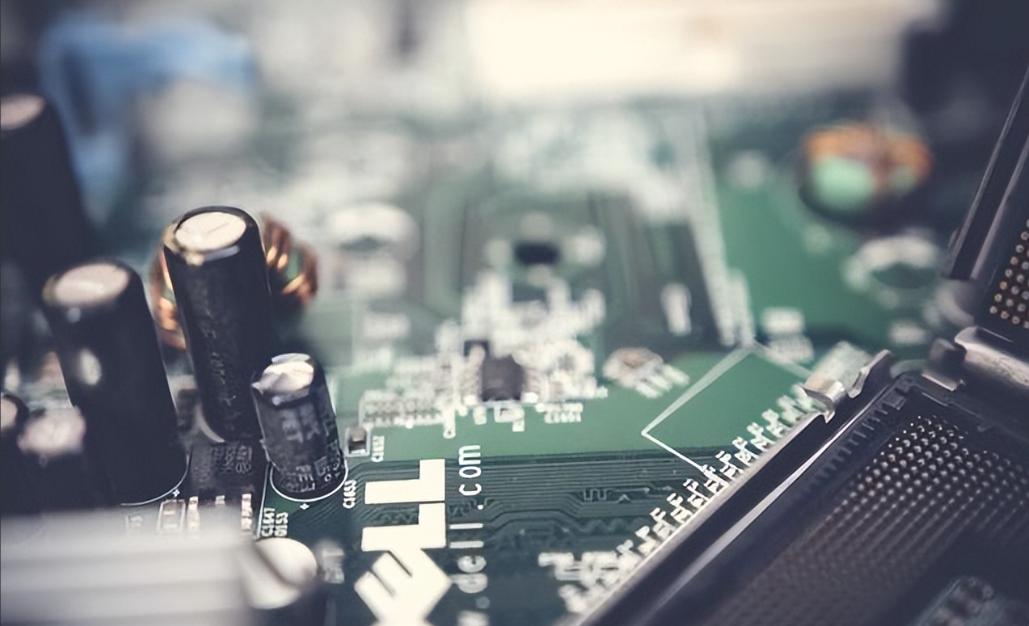 哈工大这回算是把天捅破了！谁都没想到，麒麟9020芯片只是个幌子，真正让美国和台