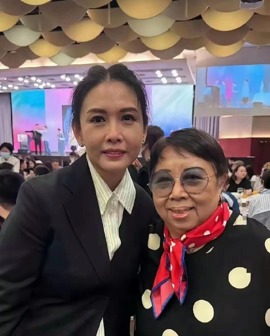 岁月不饶人啊，邱淑贞年轻时候多么美啊，现在已经美人迟暮了！