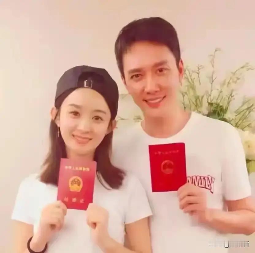 她撕掉"冯太太"标签时，业内都在等一场陨落。三年后，她让监狱原型人物攥着她