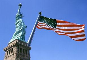向太陈岚提醒大家千万别移民美国，她说身边不少朋友近年都打算离开美国回国。可麻烦的