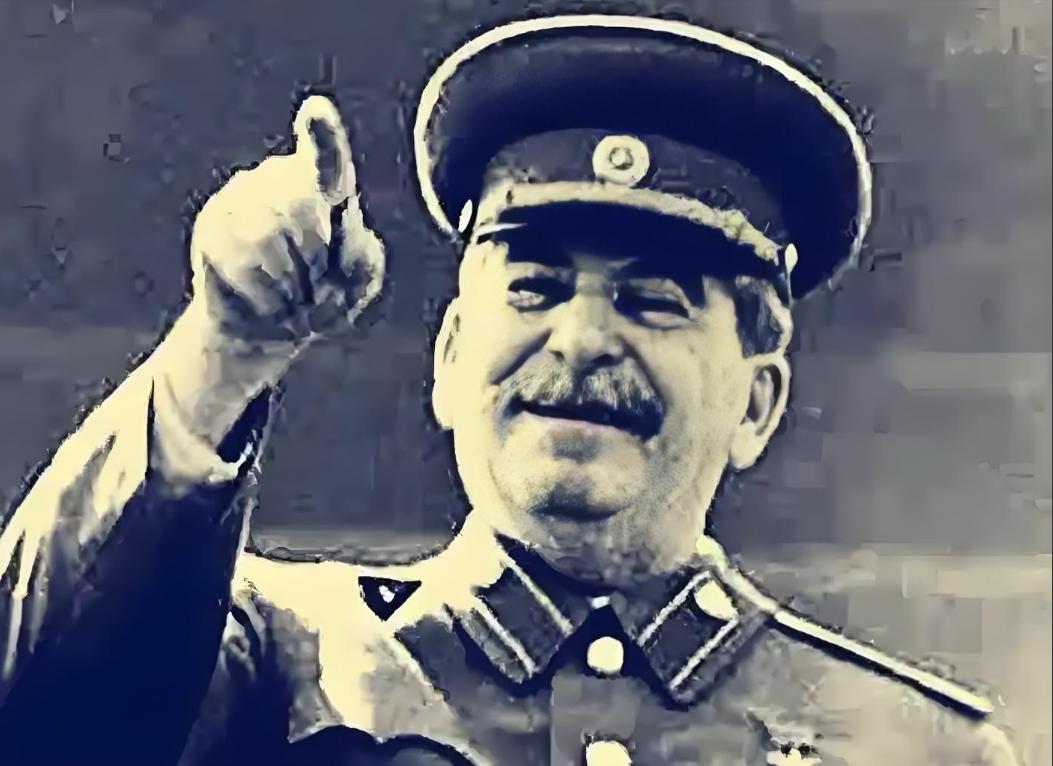 苏联曾经有个说法，所有生产资料都归全民所有。听着挺公平，人人都能沾光，可实际运行