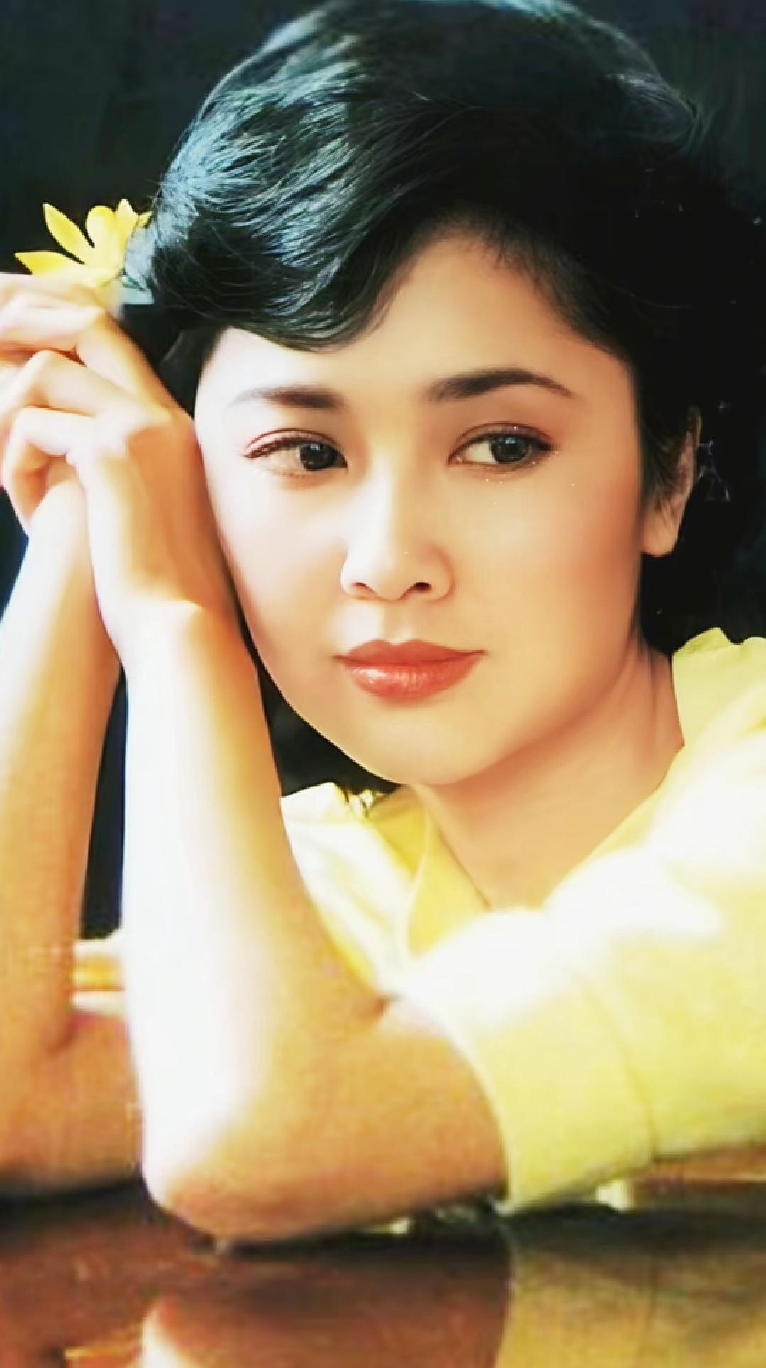 在众多影视形象中，《西游记》里的女儿国王宛如一颗璀璨星辰，而朱琳饰演的这一角色，
