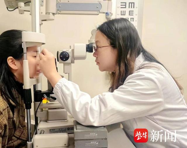 41岁, 原本近视的她居然“老花”了……