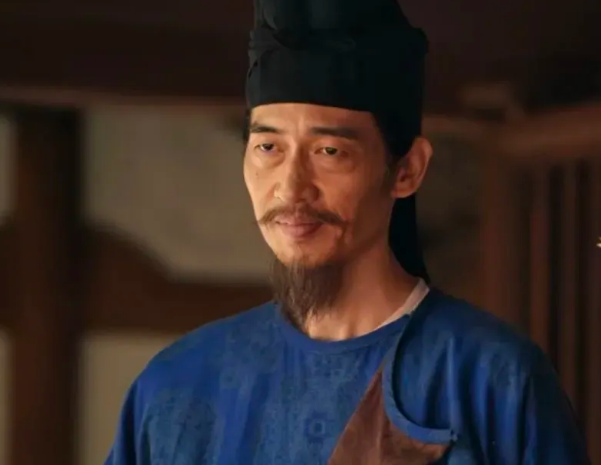 《长安的荔枝》里面演赵掌书的演员叫公磊，感觉面熟熟的，但仔细想真没看过他演的什么
