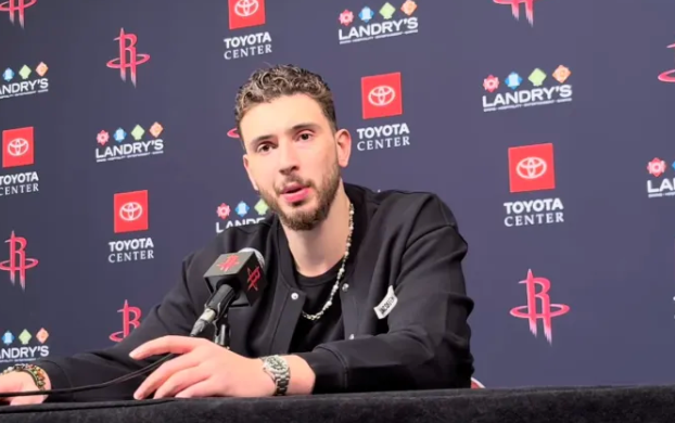 NBA常规赛后，火箭球员阿尔佩伦-申京接受了记者采访，谈到了球队，申京表示：“我