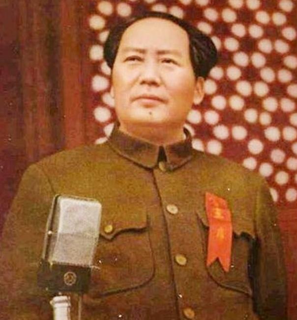 毛主席逝世前，为何没把军权交给叶剑英，这才是真实的原因。1976年，是新中国