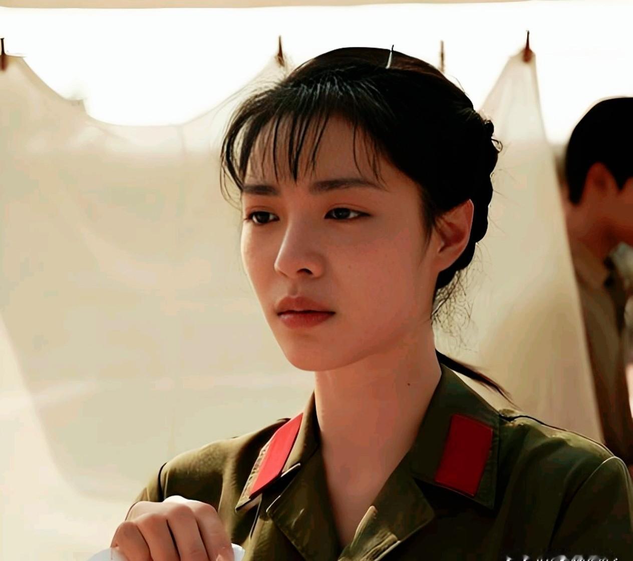 说句扎心的话，现在的内娱，缺的真不是什么完美偶像，缺的是宁静这种敢当众掀桌子的“