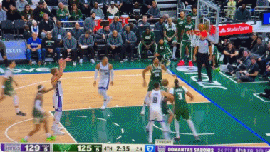 威少示意小萨​​​