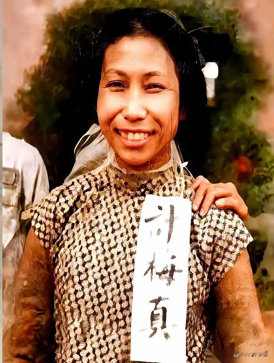 计梅真，钱静芝，这两个忠贞不屈的先烈，在同一天走上刑场，壮烈牺牲。看完她们两个人