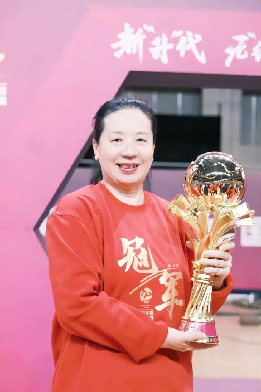 江苏女排的厉害之处正是“请进来”。江苏没有像天津这样“走出去”到访土耳其，却以“