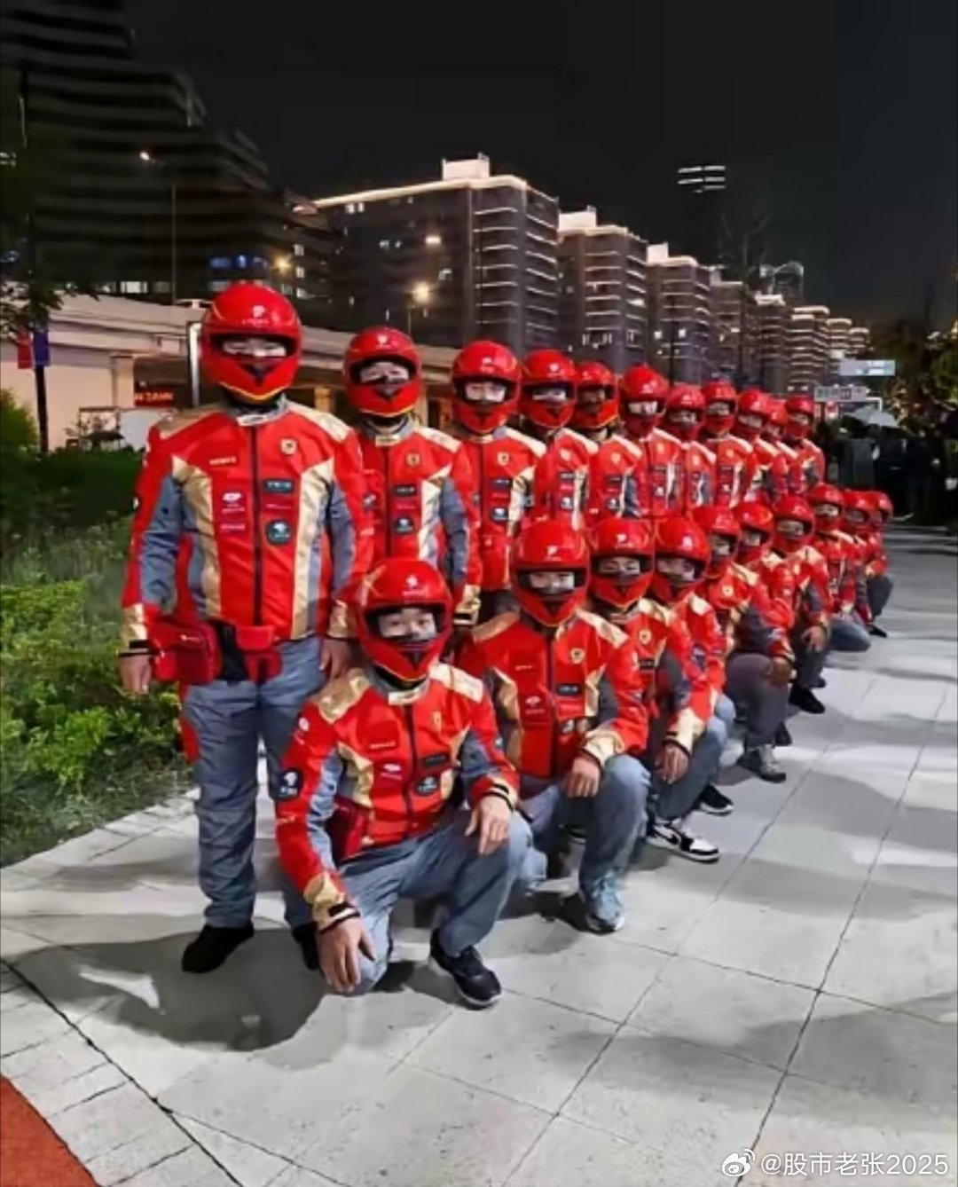 知情人回应京东外卖员换新工服：系内测版其中一款京东近日官宣推出独立外卖App，