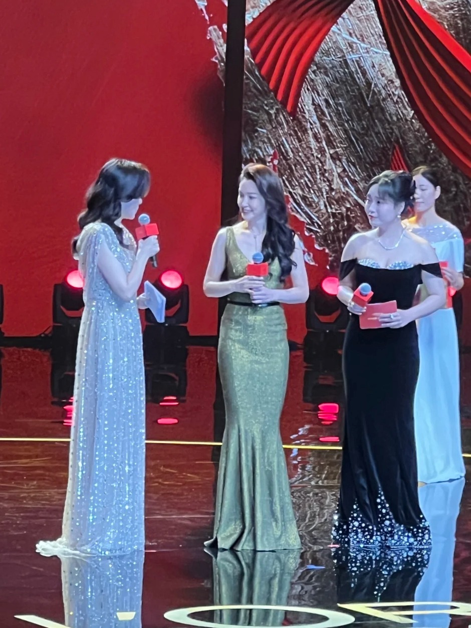 这居然是李雪琴！！太瘦了吧！