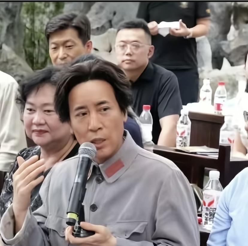 如果你是导演，拍《伟大长征》选谁当主演？个人感觉论帅，王仁君最帅，但是化妆后再对