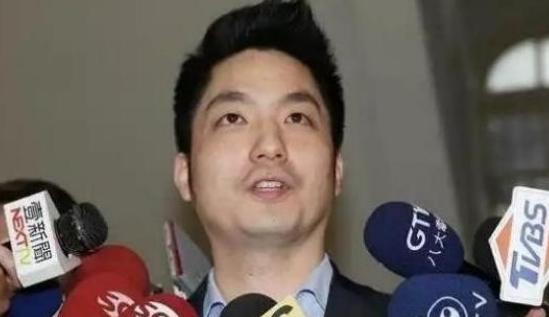 台北市市长、蒋介石的曾孙蒋万安直接把话撂下了！他当着媒体的面斩钉截铁地表示，自己