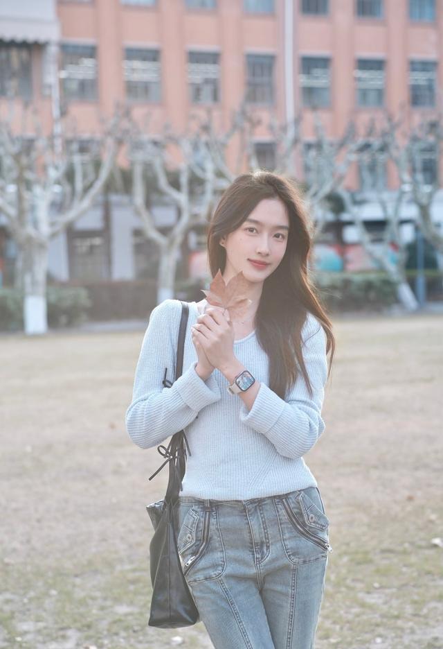 廖雨苇｜清纯甜美写真，元气少女穿搭指南，轻松出街！