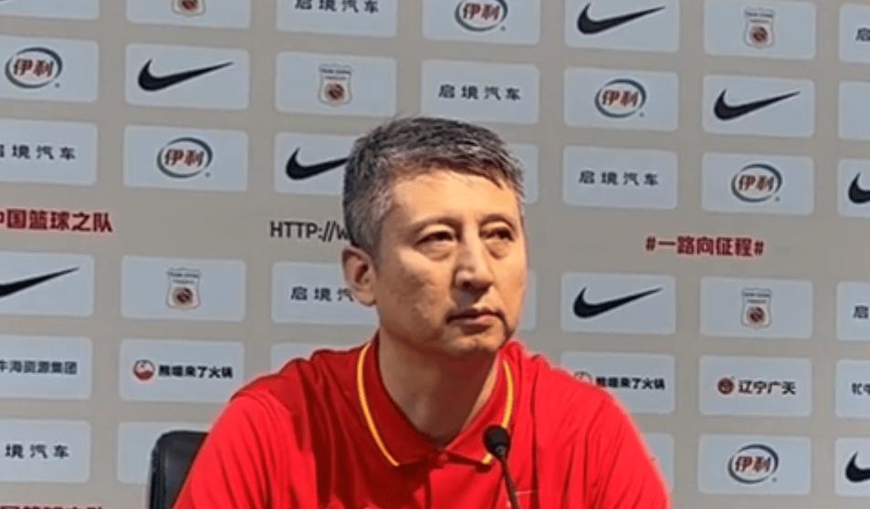 中国男篮什么时候那么憋屈，打个日本队输了快20分了！主帅郭士强更是搞笑，队员是我