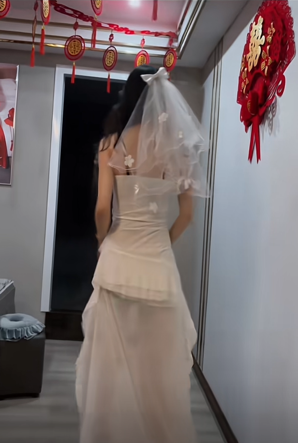 一开始以为结婚，没想到是这个，我怎么没看到过呢？