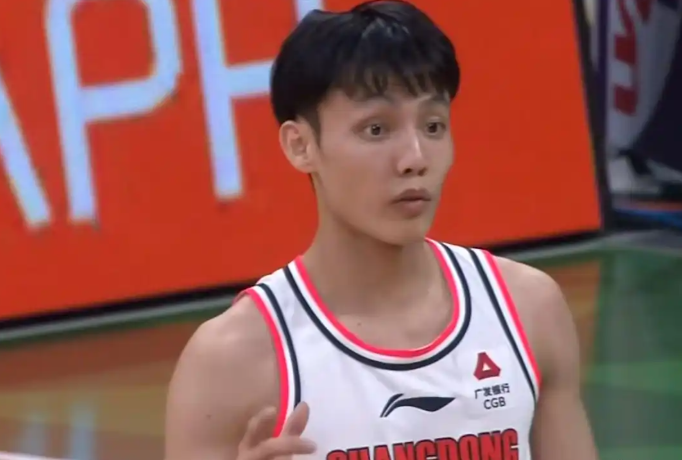 广东男篮3名球员受伤