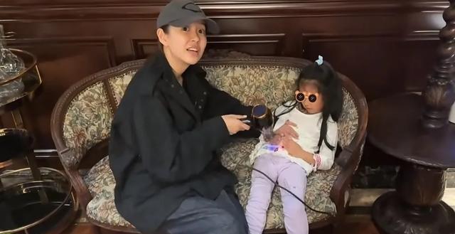陈赫竟是“妻管严”？看车都得哄着老婆，张子萱一句话买车大计就泡汤！哎呀妈呀，结