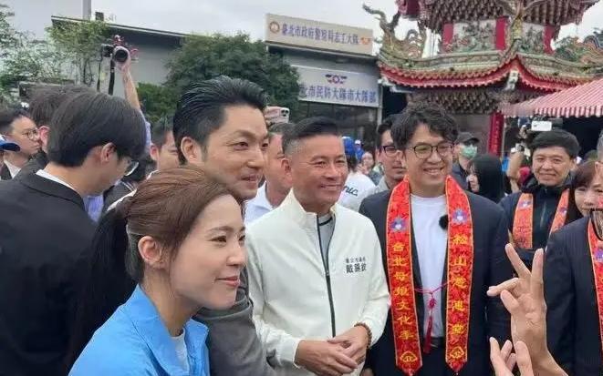 蒋万安完全无视沈伯洋，沈为空气？今天（25日）上午，台北市长蒋万安与民进党可能的