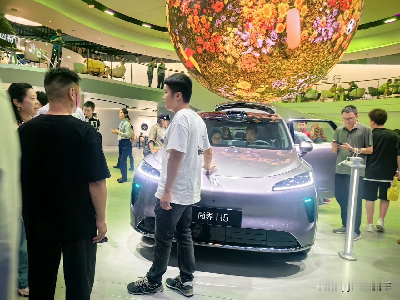 目前华为鸿蒙智行最便宜的一款，而华为和上汽合作的尚界H5在成都车展上热度很高，看
