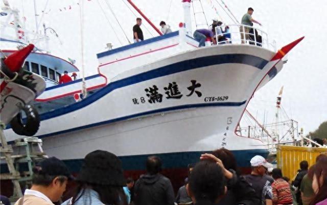 渔船突然关掉定位，直奔大陆码头，船东却装没事人3月25日凌晨，澎湖西屿籍渔船