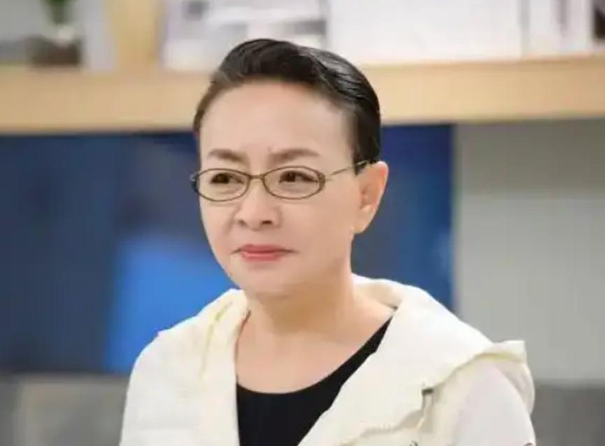 一次，宋丹丹要给巴图买一辆一百多万的路虎，但巴图却赶紧阻止，他说:“给我买辆最便