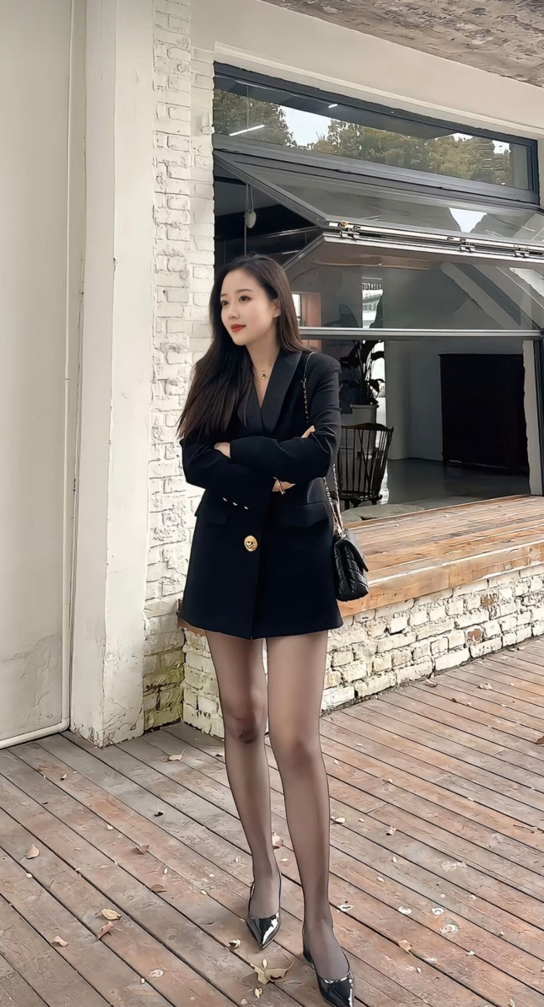 都市女郎的优雅穿搭，黑白配尽显时尚感！