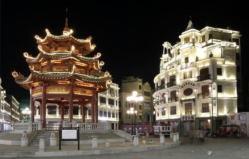 广东汕头挺好玩的，是个宝藏城市。在汕头能感受独特的潮汕文化。去小公园开埠区，骑