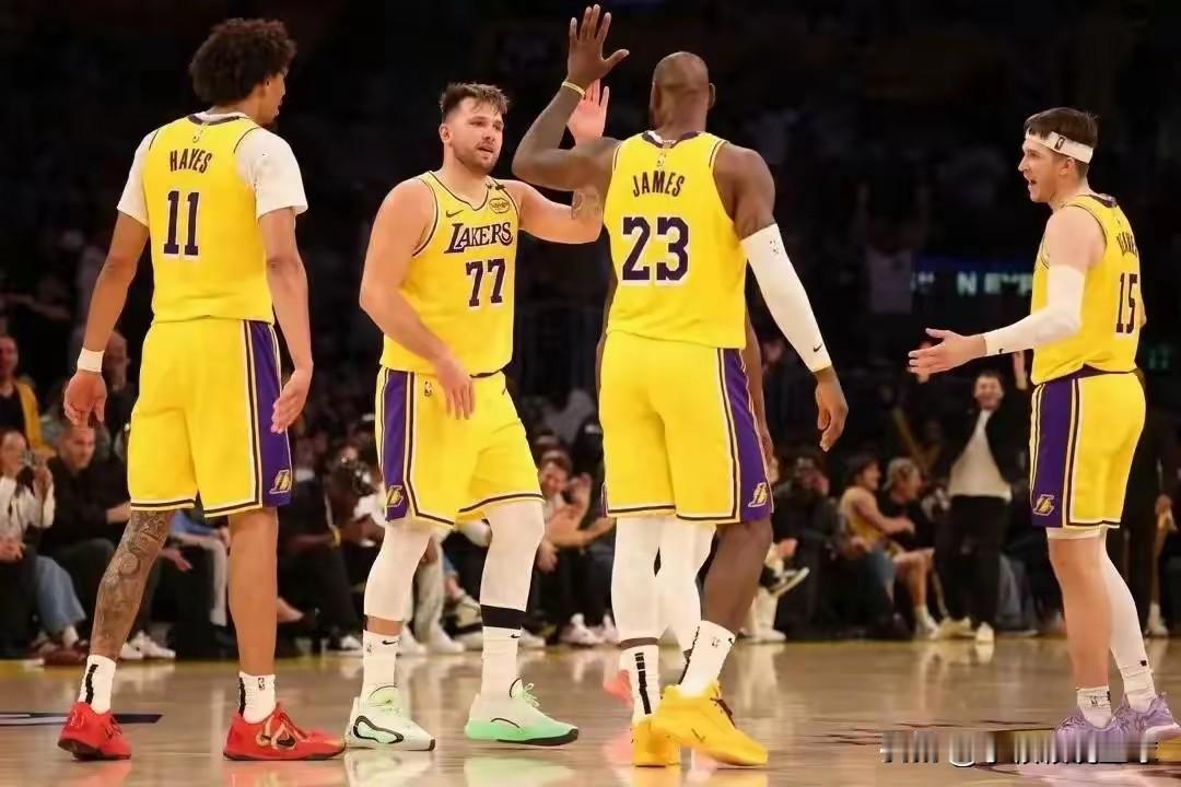 意料之外！11月19日，湖人队迎来2个关键利好消息:一，文森特伤愈回归可以出