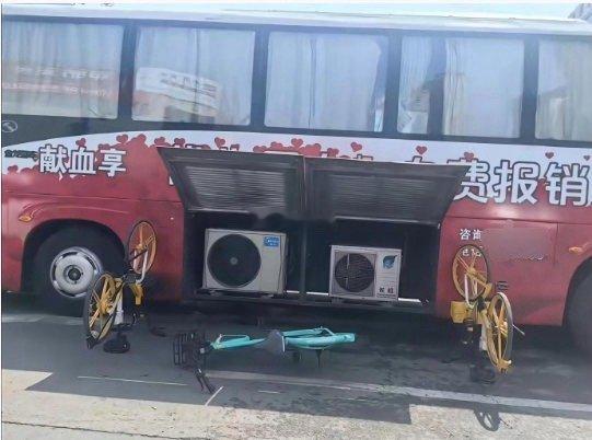 本来想去献个血的，可是看到这一幕，我真的犹豫了。​​​
