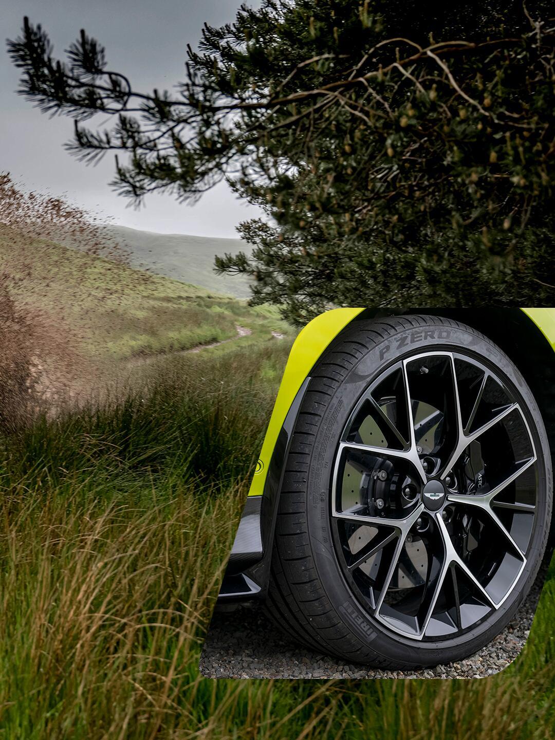 来一组阿斯顿马丁DBX707感觉马丁有好久没啥新消息了是不是阿斯顿马丁豪车超跑