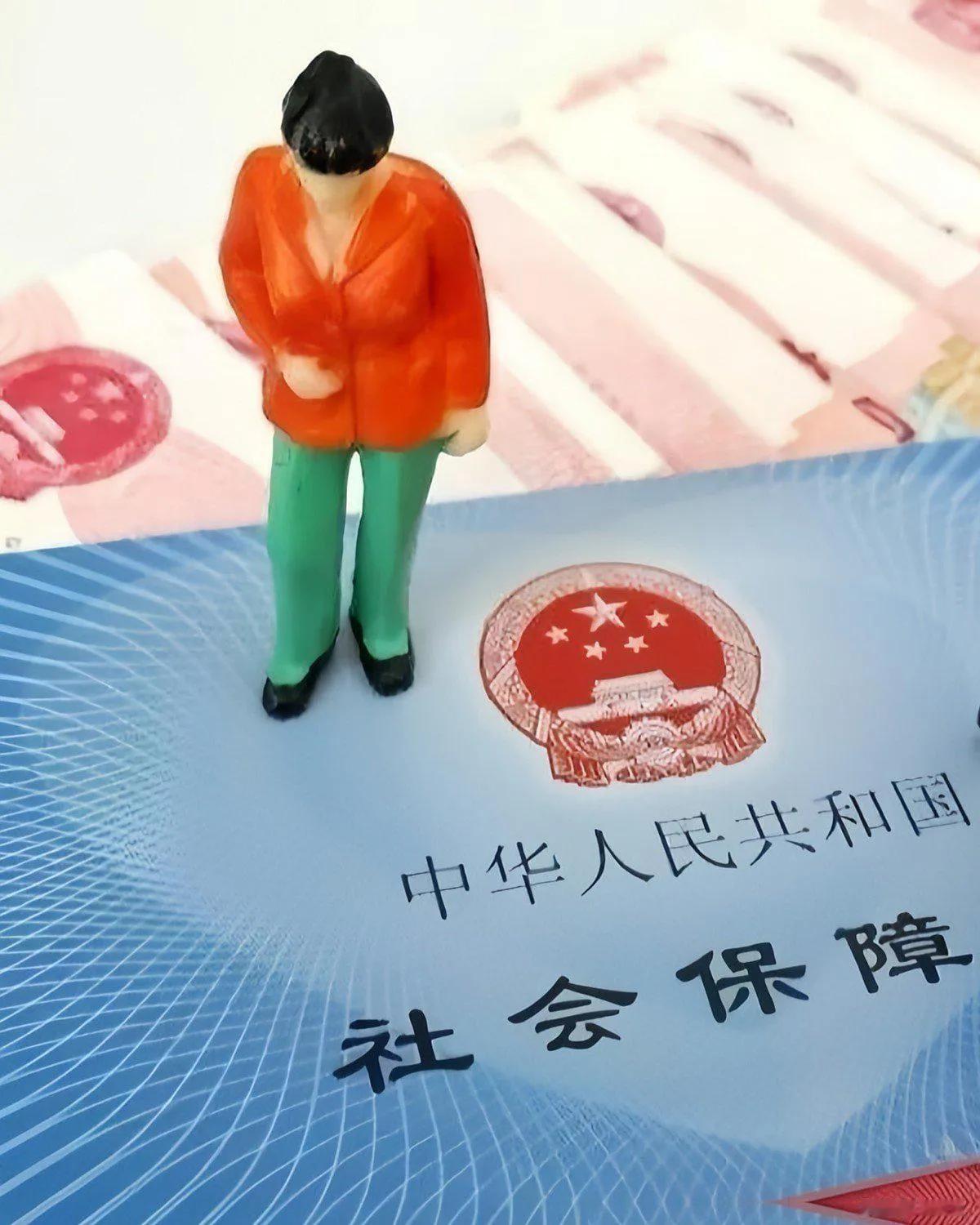 都是辛苦一辈子，为啥养老金差这么多？人大代表说到无数人心坎里同样辛苦劳作一辈