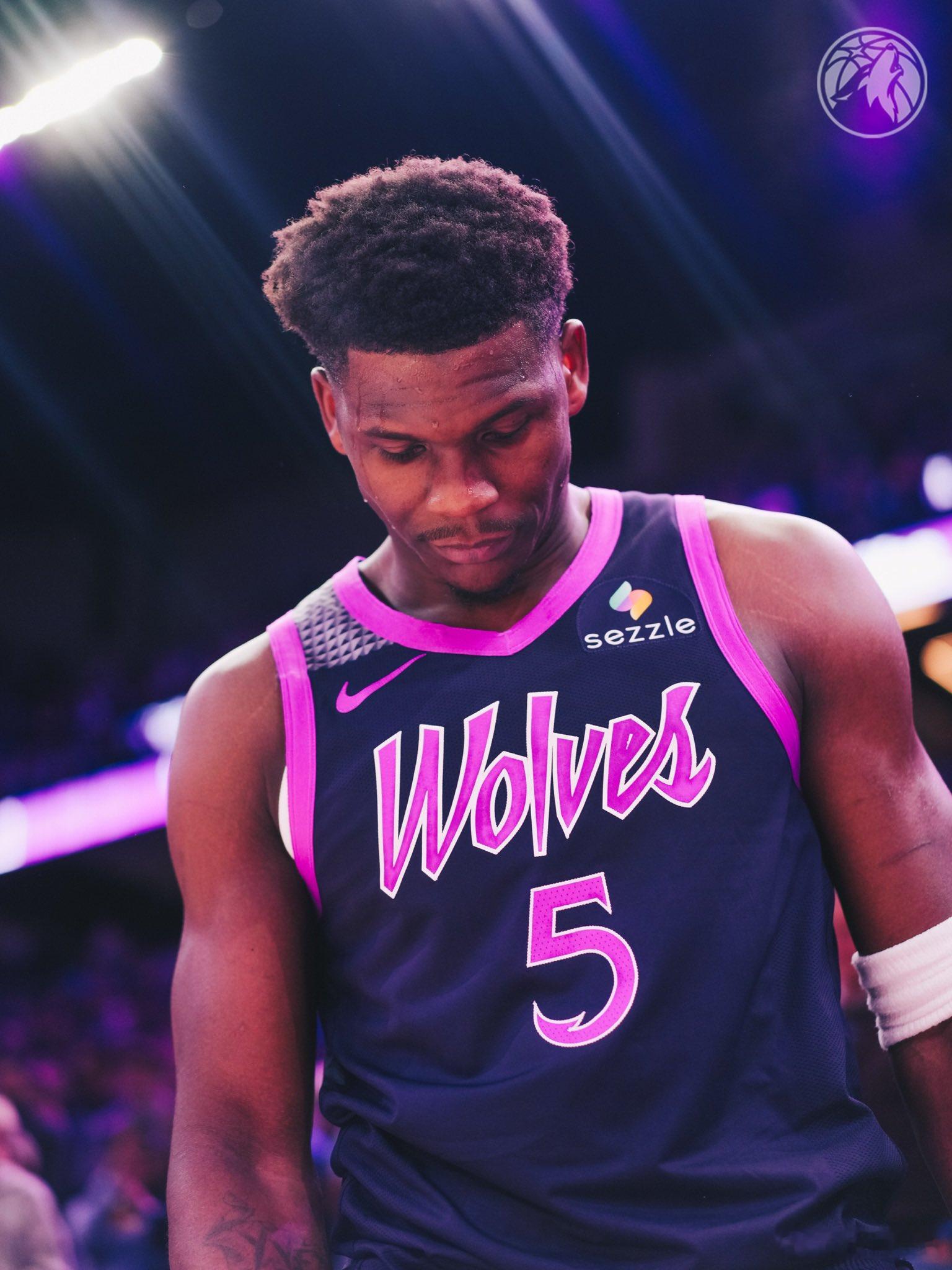 还真是，主教练祭天，法力无边。森林狼与雷霆鏖战了一整场，在最后时刻才凭借华子的一