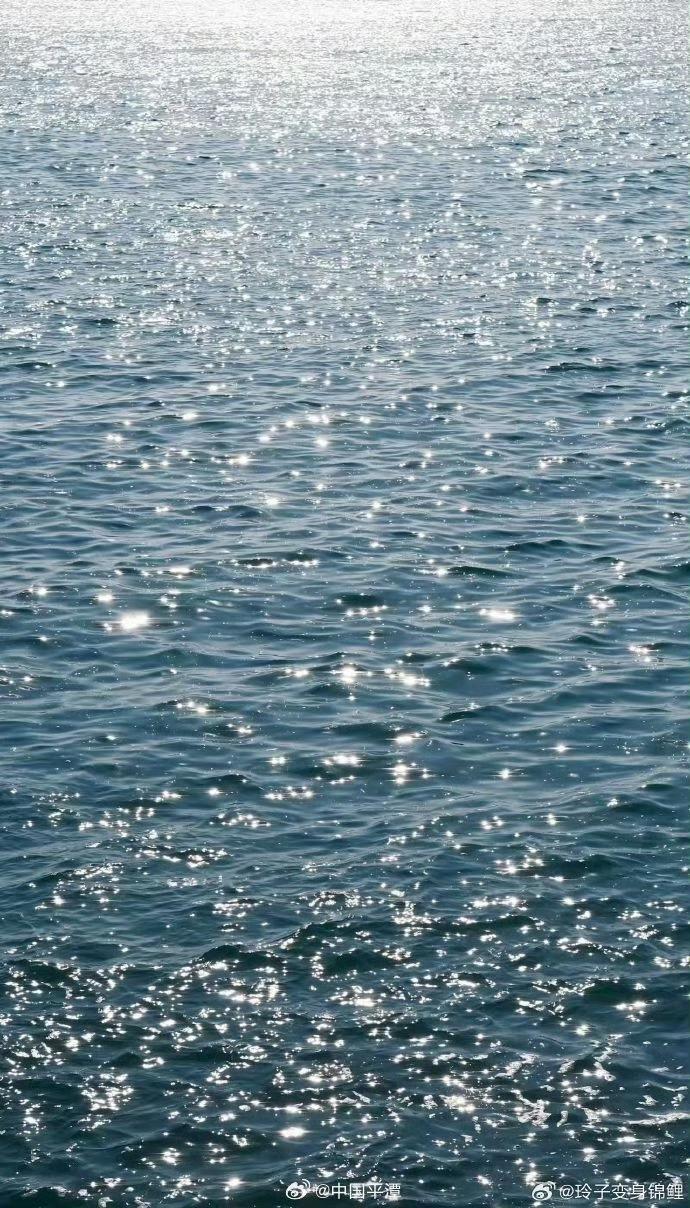 【行走平潭】光影里的平潭，将大海的壮阔与落日的温柔完美定格。从波光粼粼的海