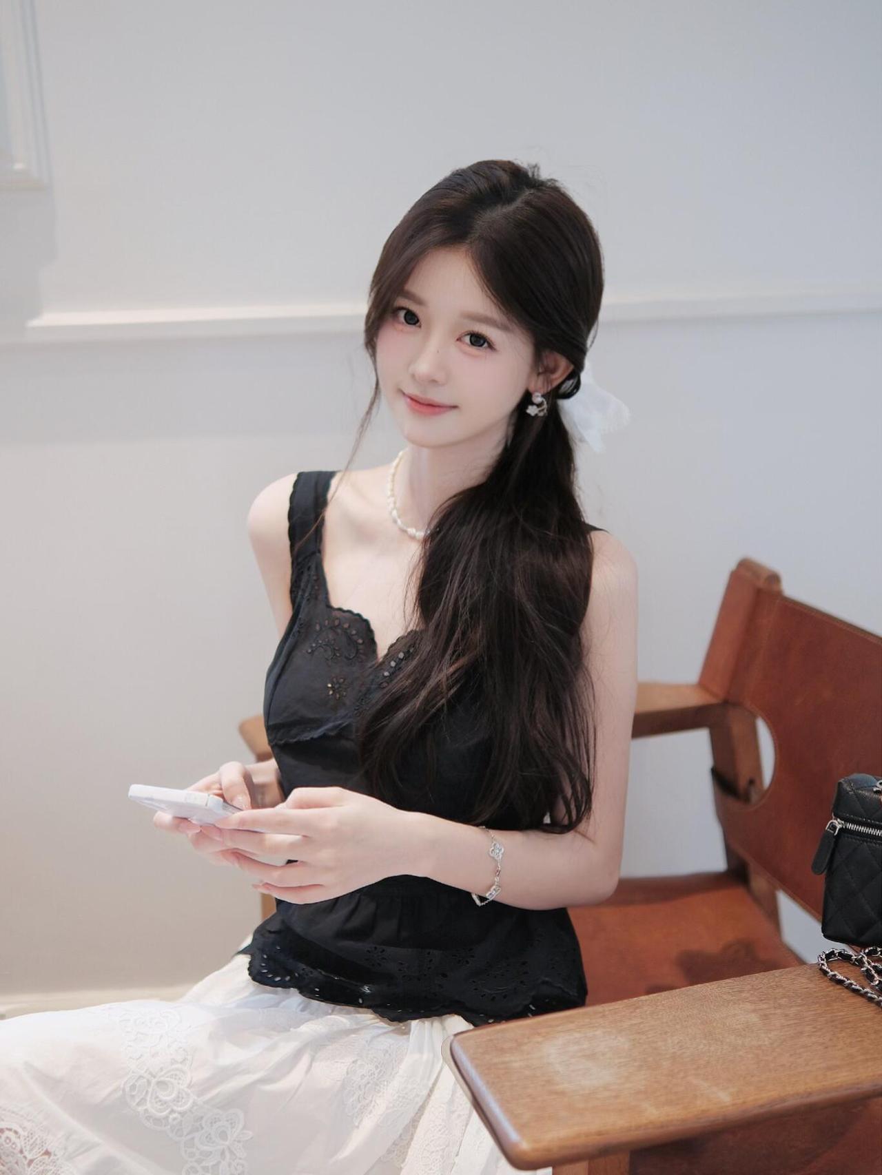 🖤💭黑色也可以是温柔的女人如何穿出含蓄的性感?