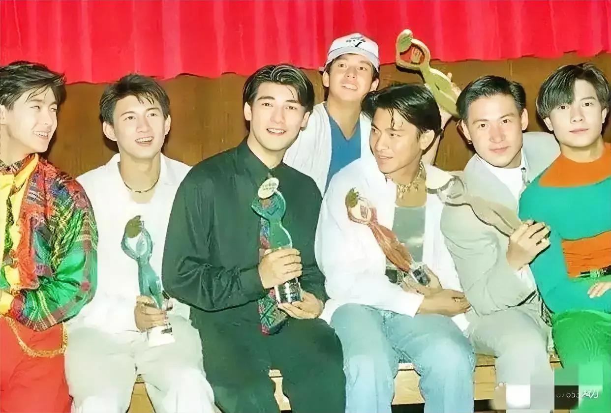 帅哥还是得看港台明星，虽然谭咏麟和张学友长相拉垮了一点，郭富城身高也是硬伤，但是