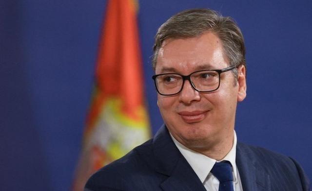 塞尔维亚现在拼命买武器，很多人以为是武契奇在虚张声势。错了。武契奇把话说得很明白