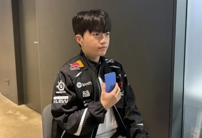 Keria: Peyz主动沟通一直很信任他, 每次打比赛都希望能玩到巴德