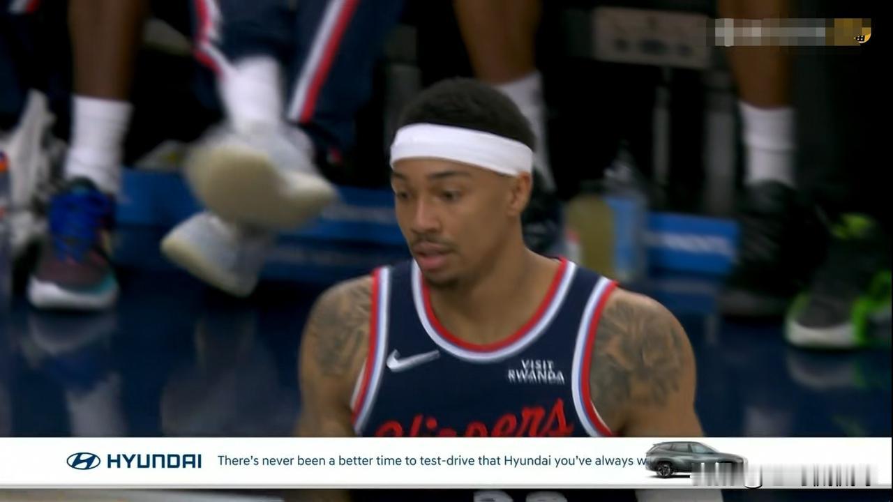 快船小将乔丹-米勒真是太争气了！在今天快船主场以117：109击败黄蜂的比赛中，