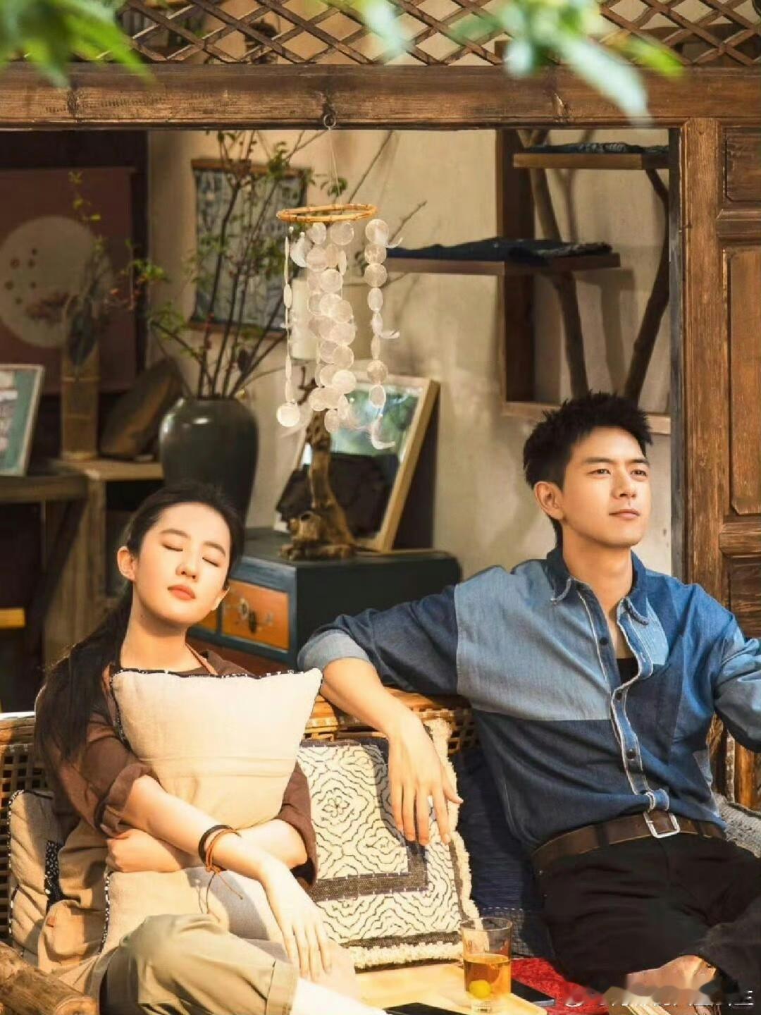 李现真的是二搭的神据说《去有风的地方》计划要拍第二季了，目前在协调刘亦菲和李现