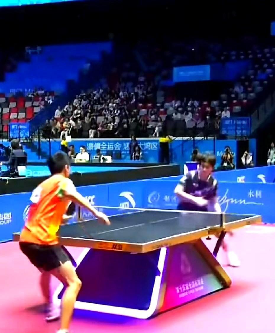 全运会乒乓球赛又火了。王楚钦用坚韧赢得胜利，下一战对上“广东大圣”，两人之前