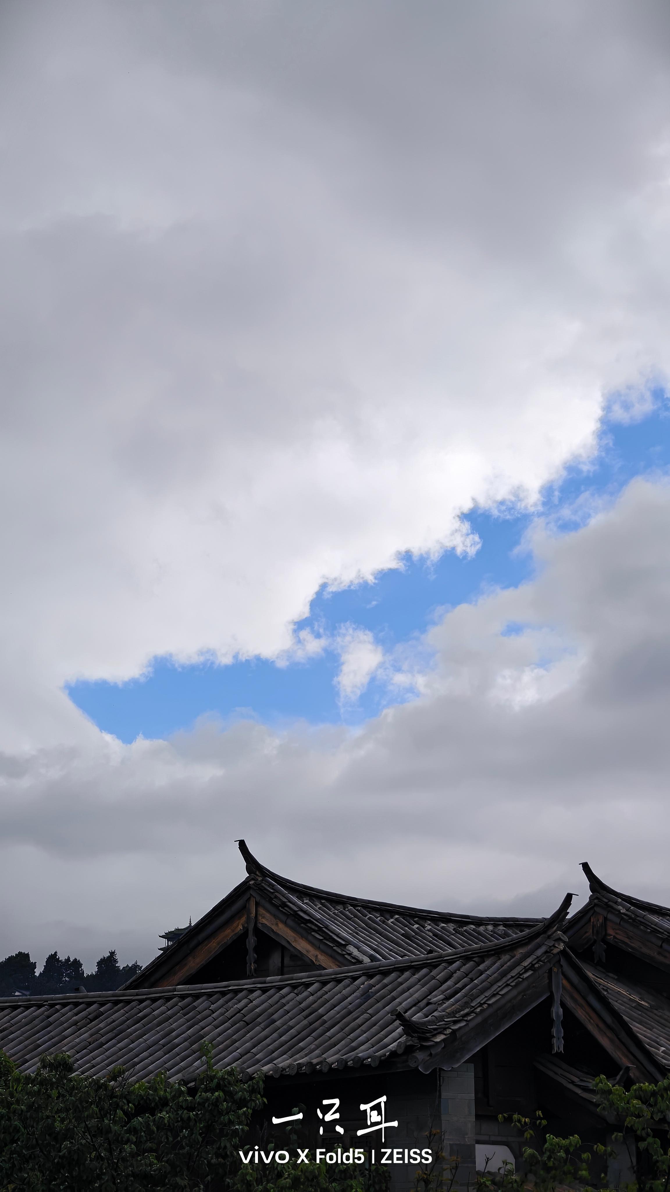 先预览一下，极氪9X。​​​