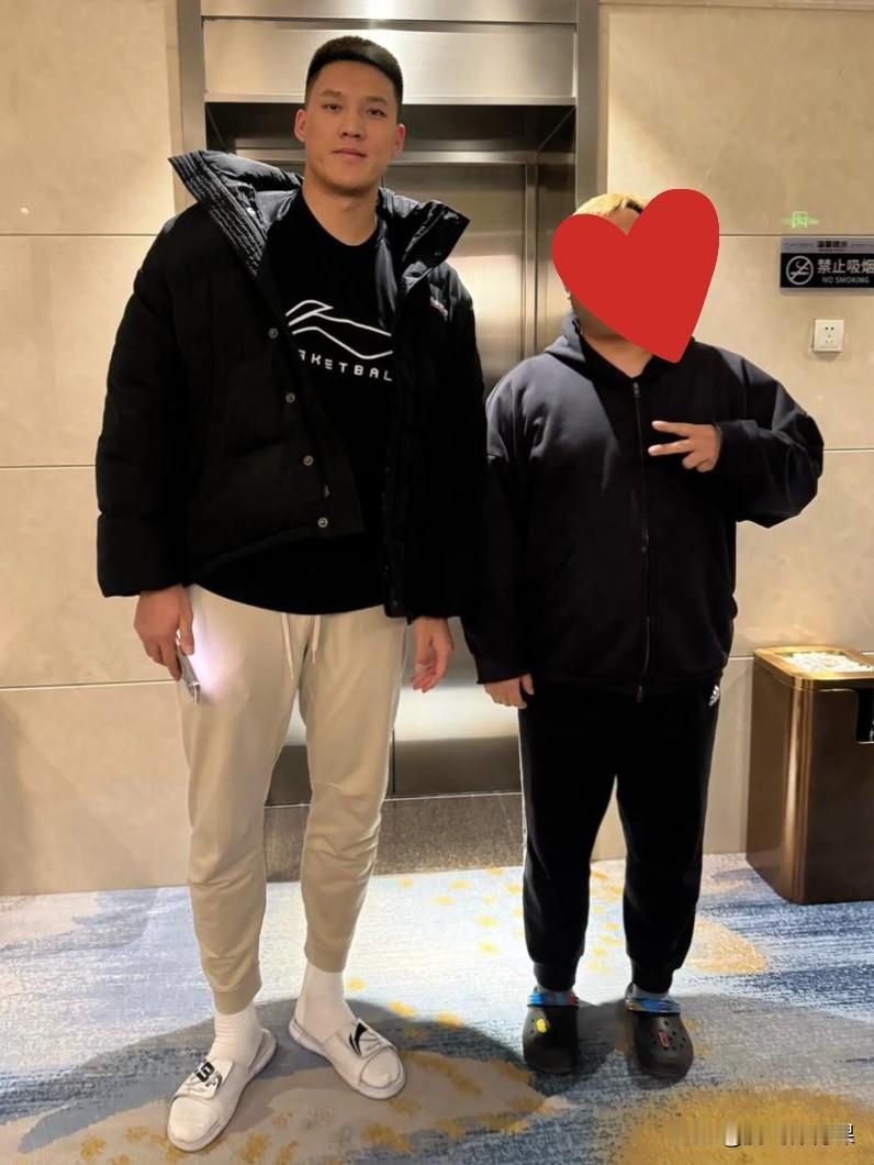 再回东莞！曾繁日真心感谢广东。这里是我效力6个赛季的球队，也是我成长的地方，