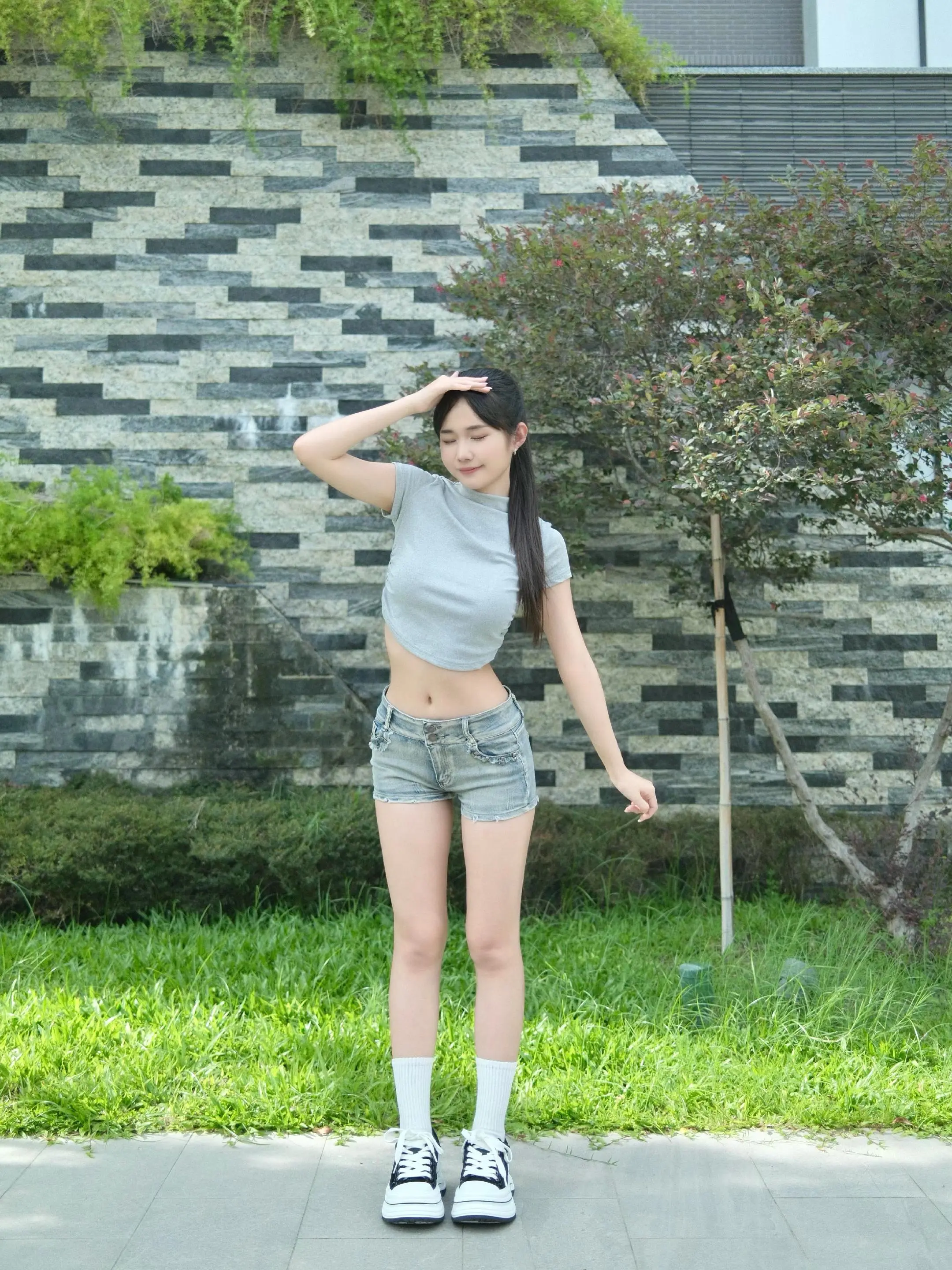 分享照片 美女随拍 牛仔短裤 夏天穿搭