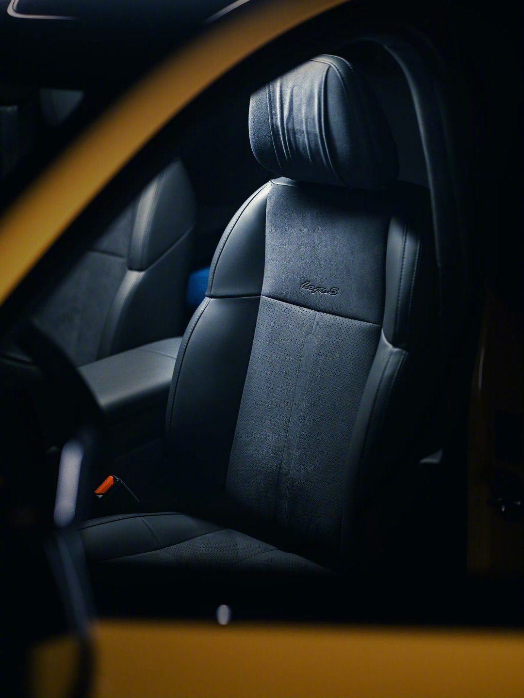 11月27日零跑Lafa5上市，限时9.28万起（官方指导价9.78-12.18