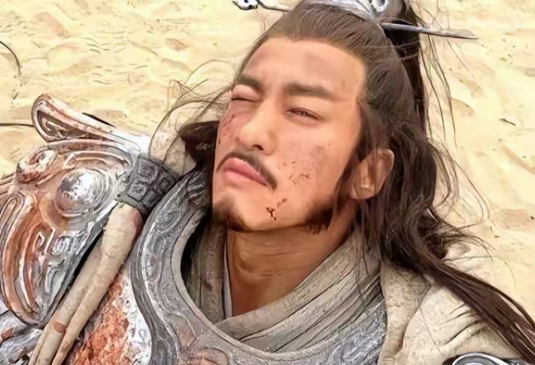 何润东靠14年前的旧造型翻红，这现象真的挺让人唏嘘的。