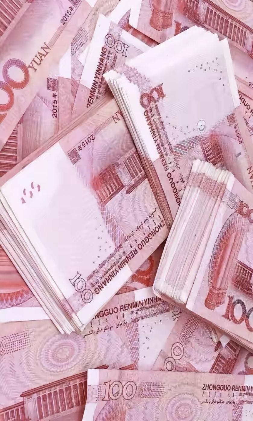 前几天听说新出规定，以后任何地方买东西必须收现金，不然要被罚。这政策听着不错，但